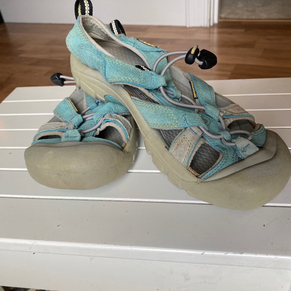 Women’s Keens